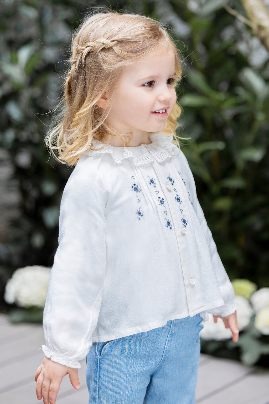 Blouse - Mother-of-pearl Ruffled collar